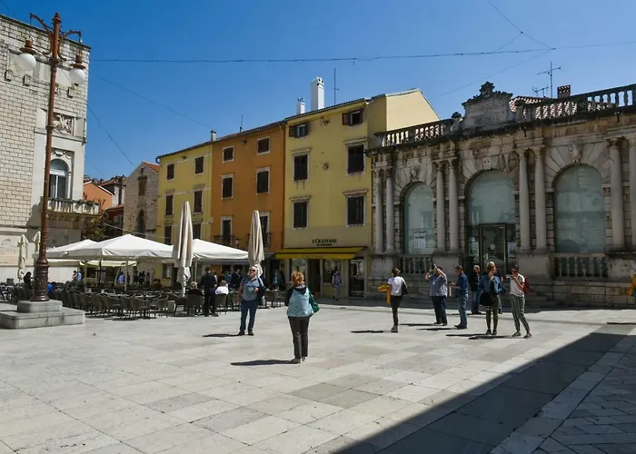 Aurora Tiny Apartman *