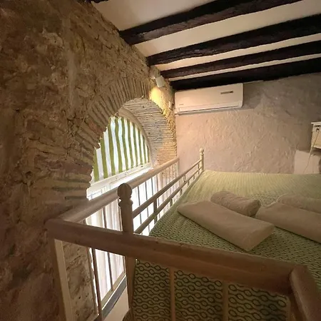 Aurora Tiny アパート *