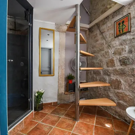 Aurora Tiny Apartment