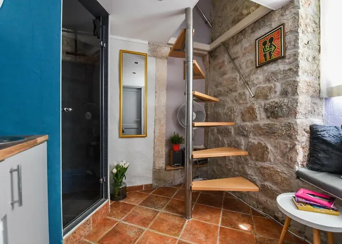 Aurora Tiny Апартаменты